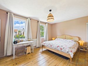 Bedroom- click for photo gallery